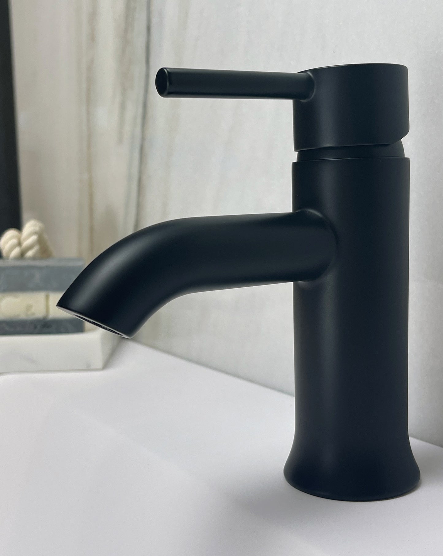 Sink Faucet - Single Hole